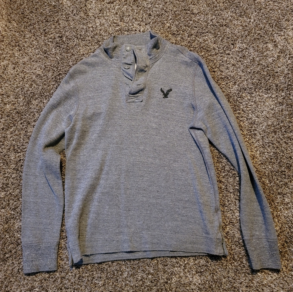 American Eagle Men's 1/4 button pull over